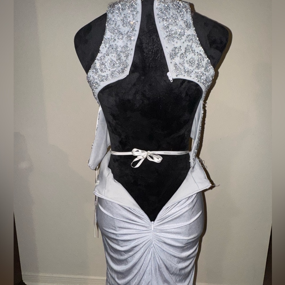 Gray ‘Vienna Prom’ Two-Piece - Picture 4 of 9